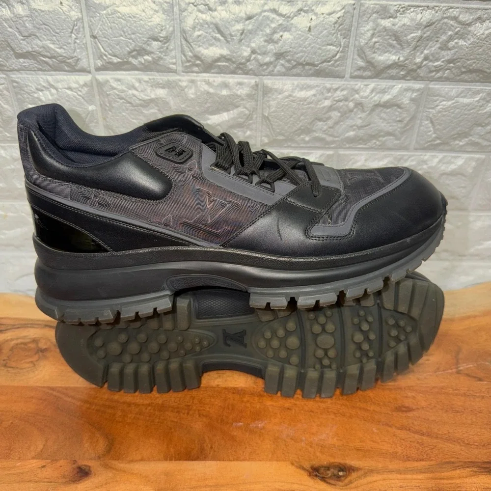Louis Vuitton Run Away Pulse Black Grey Monogram Sneaker VL1119 Mens 11 LV 12 US